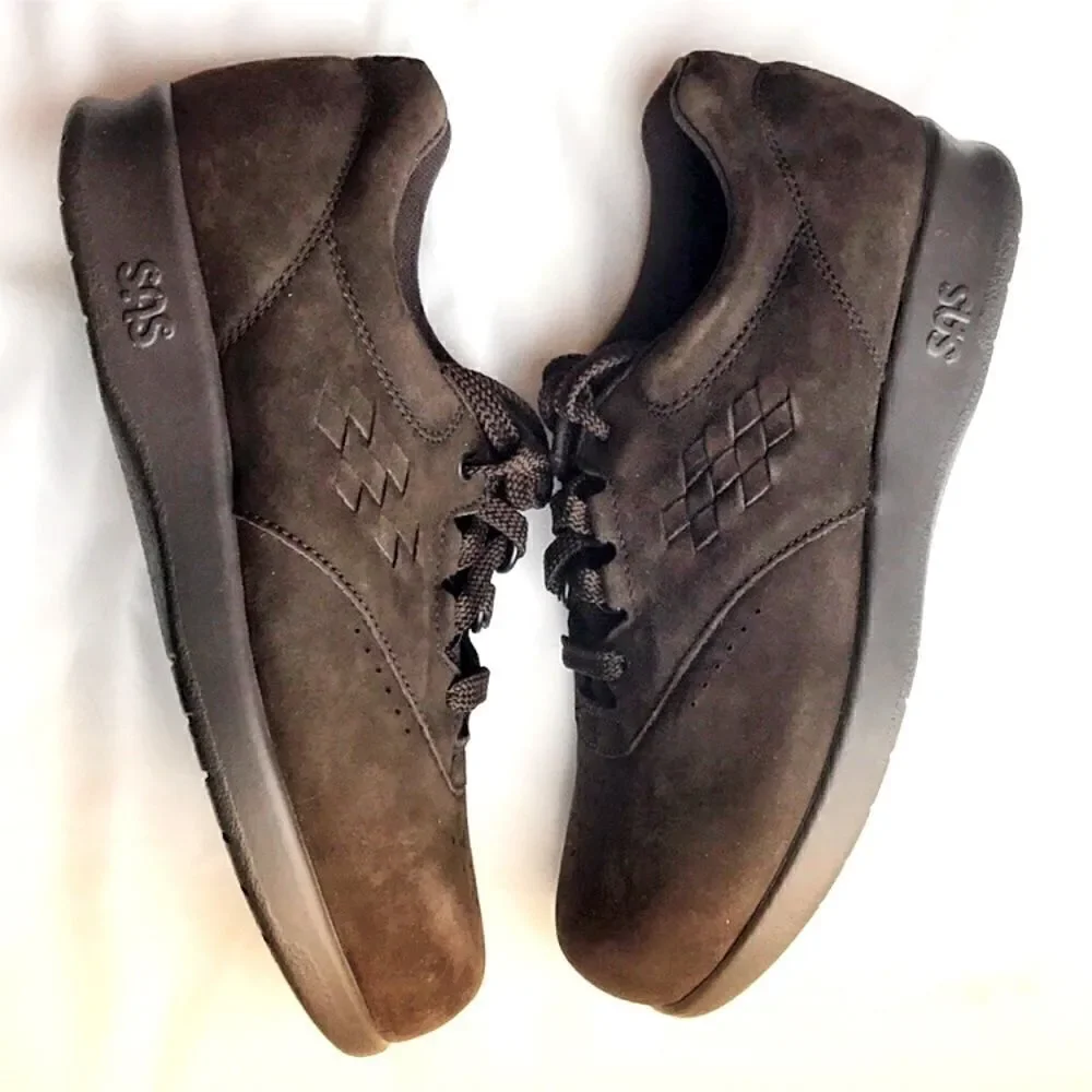 SAS COMFORT SHOES. SIZE IS 5 WIDE. NEW